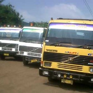 Jasa Rental Dan Persewaan Truk Tronton Loss Bak Truk Trailer Truk Self Loader